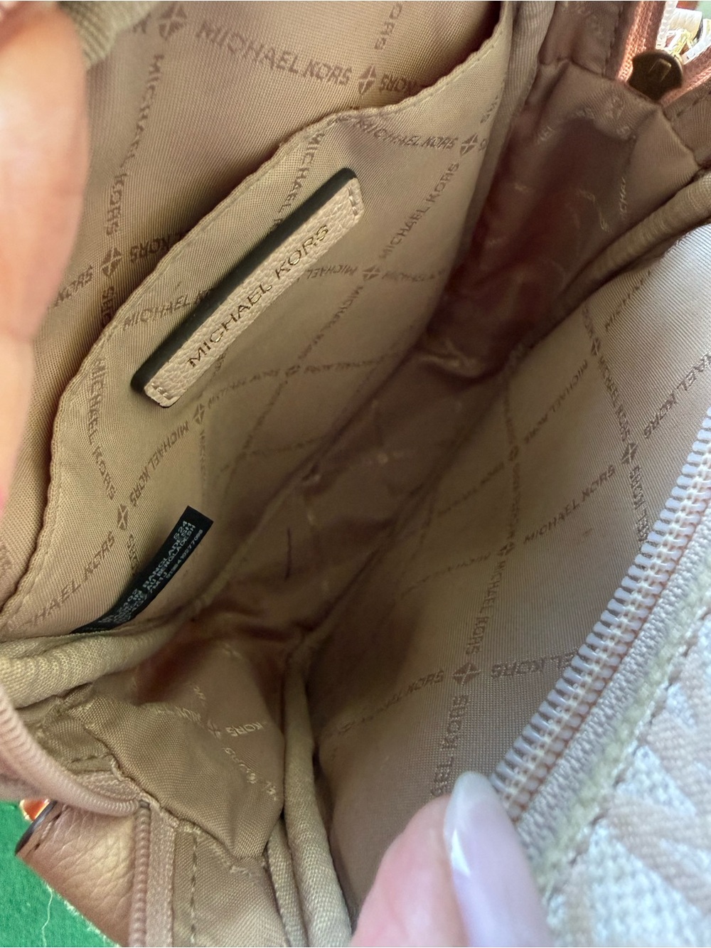 Michael Kors Cream Blush Signature Canvas Crossbody GUC - Picture 11 of 13